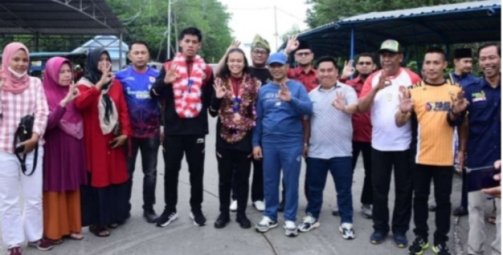 Penyambutan atlet sea game oleh wakil Bupati Bengkalis