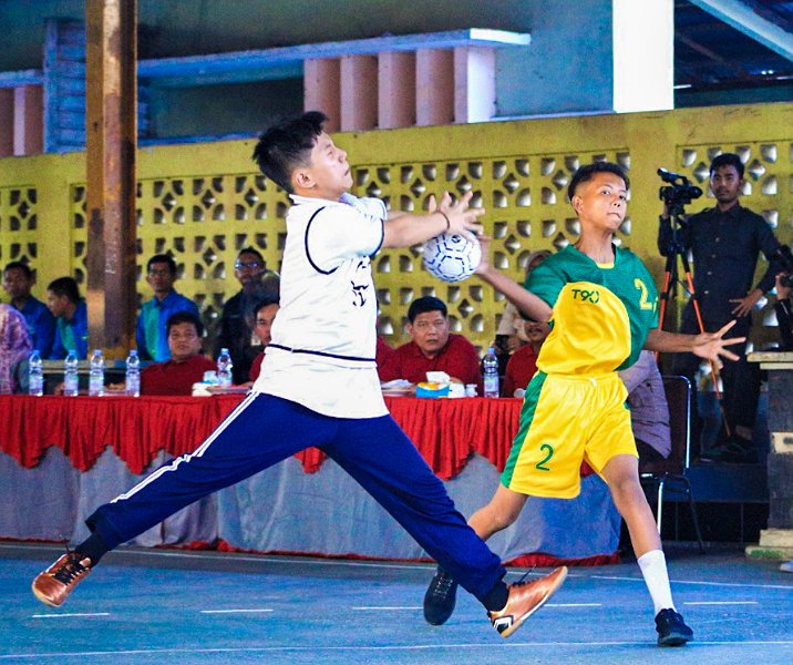 Pertandingan bola tangan antar SMP dalam rangka memeriahkan HUT ke-239 Pekanbaru, Senin (5/6/2023). Foto: Istimewa.