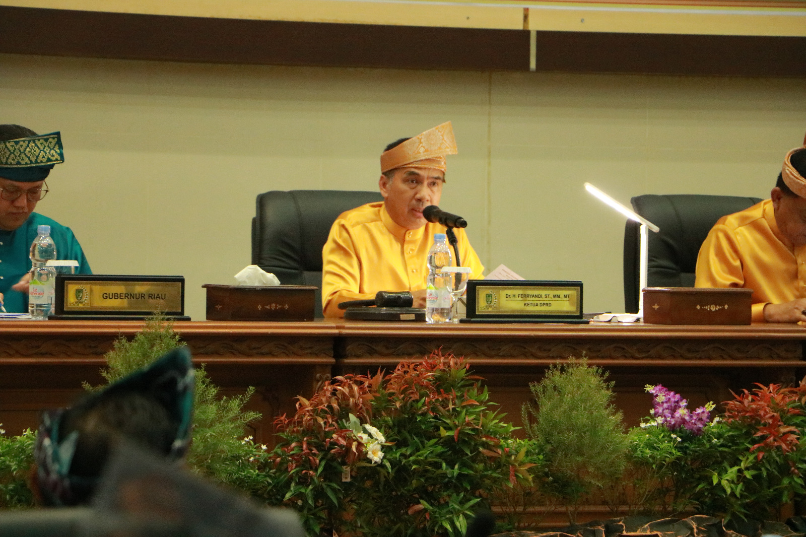 Ketua DPRD Inhil saat memimpin rapat sidang paripurna Milad Inhil.