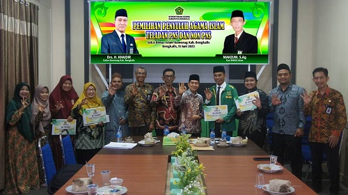 Penyerahan penghargaan pada PAI di Bengkalis
