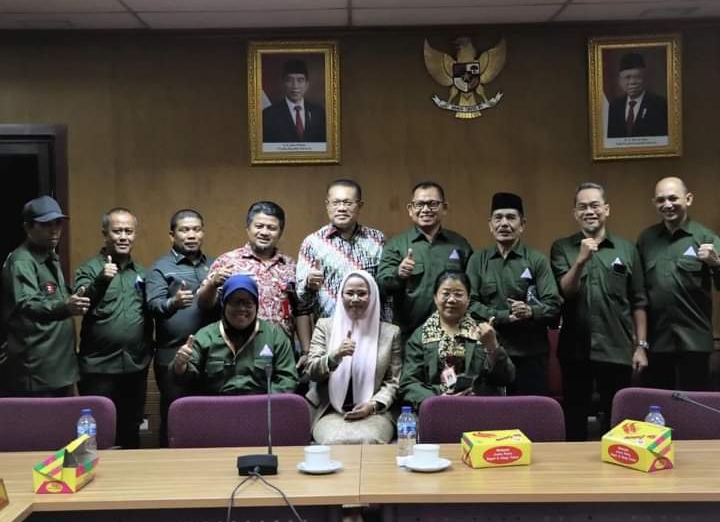 Audiensi Komisi V DPRD Riau dengan Badan Pekerja LKS Tripatrit