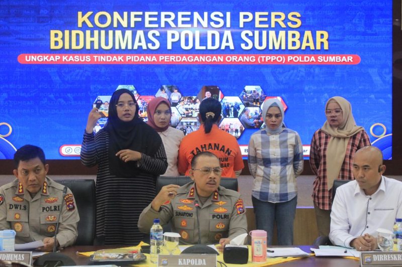 Konferensi Pers Polda Sumbar