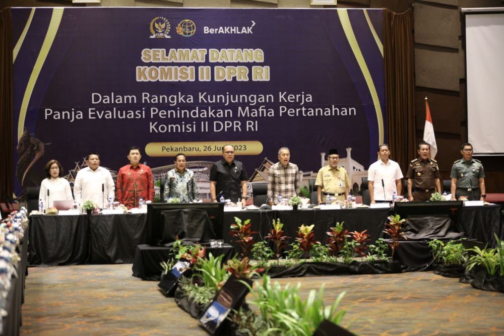 Rapat evaluasi penindakan mafia tanah di Riau