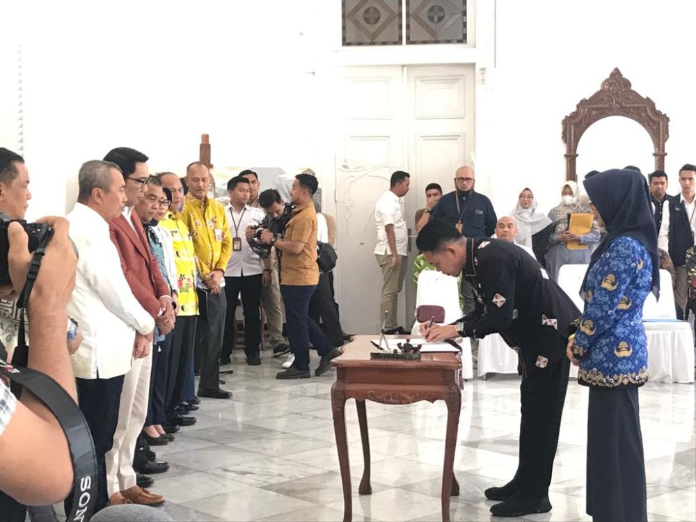 Penandatangan kerjasama Pemprov Riau dengan Pemprov Jabar