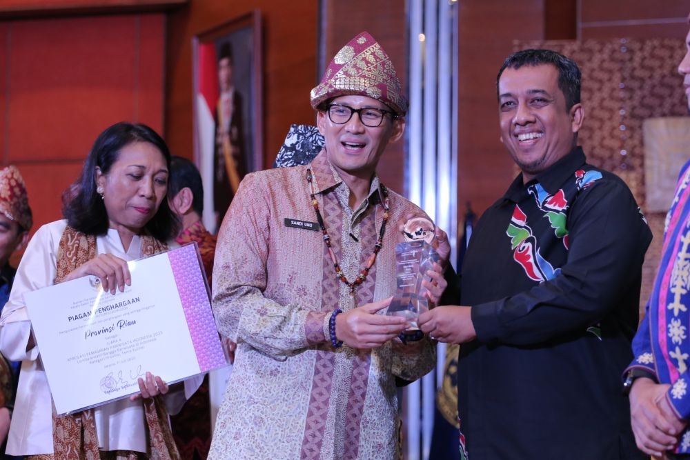 Penyerahan anugerah pemenang Lomba Video Promosi APPI 2023