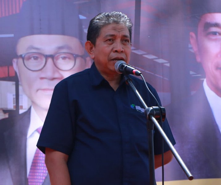 Plh Direktur Sarana Perdagangan Logistik Kemendag Anwar Ahmad sebelum proses pemancangan tiang proyek revitalisasi Pasar Palapa di Pekanbaru, Rabu (26/7/2023). Foto: Istimewa.