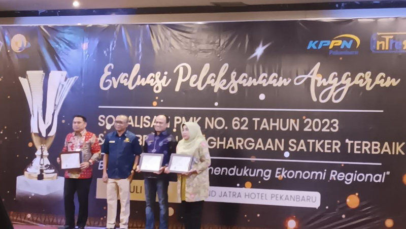 pemkab Rohul terima penghargaan dari KPPN Pekanbaru