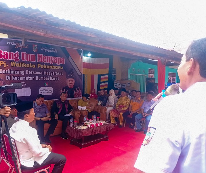 Tokoh masyarakat Rumbai Barat saat menyampaikan berbagai persoalan di wilayahnya, Sabtu (12/8/2023). Foto: Surya/Riau1.