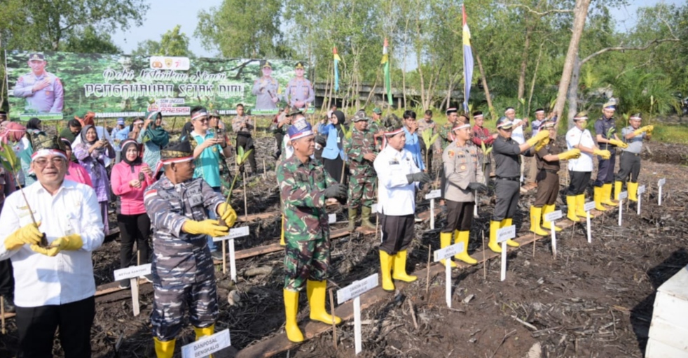 Gerakan menanam mangrove di Bengkalis