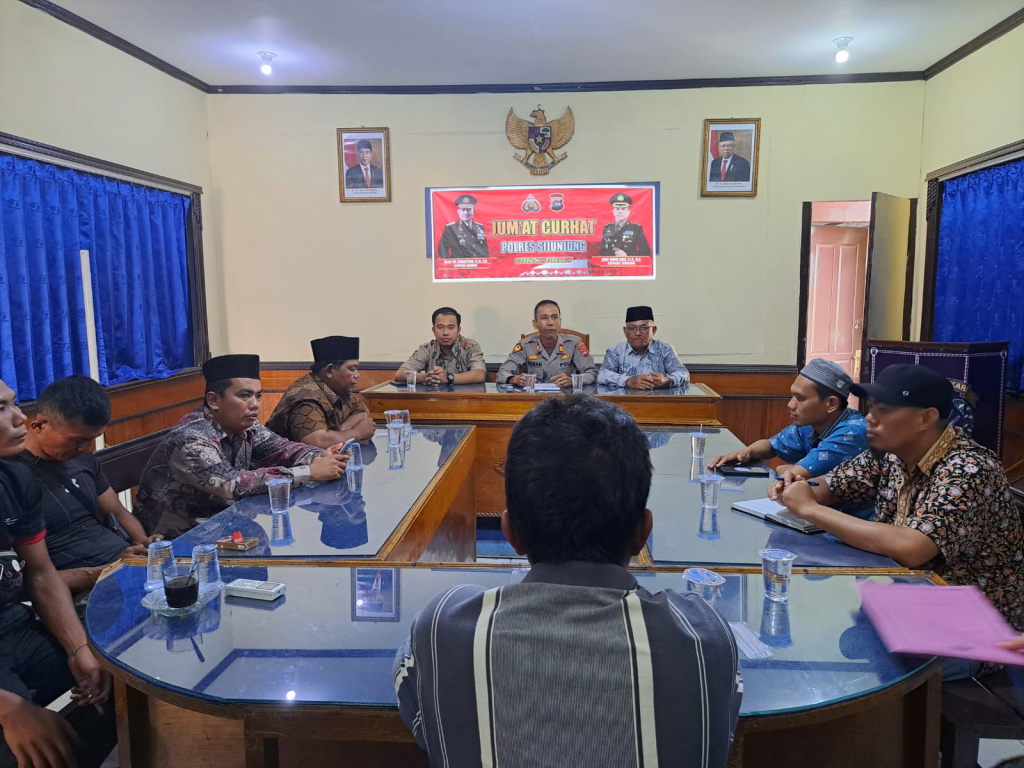 Pertemuan masyarakat dengan pihak kepolisian/Padangkita