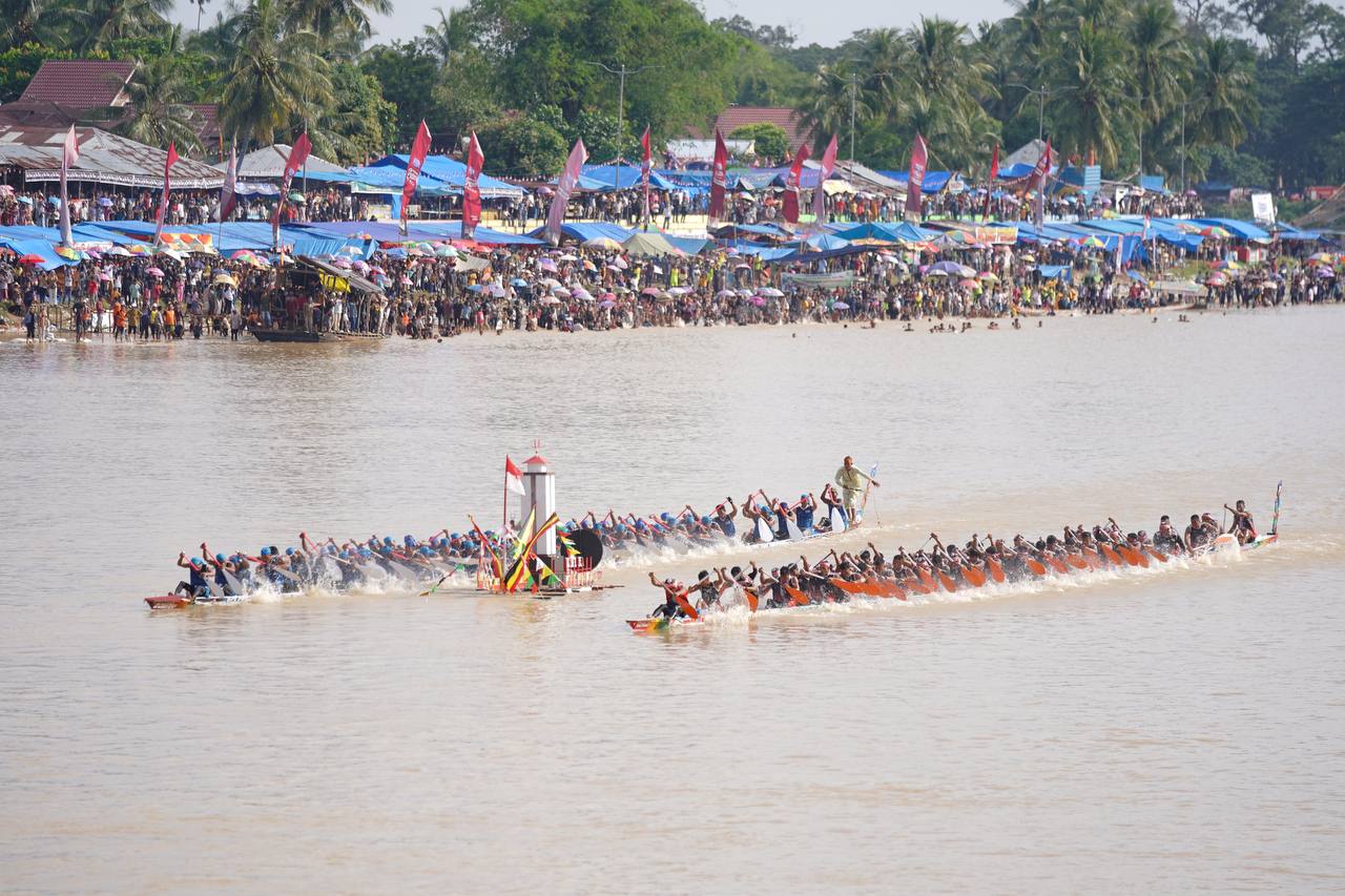 Final Pacu Jalur 2023 di Taluk Kuantan, Kabupaten Kuantan Singingi