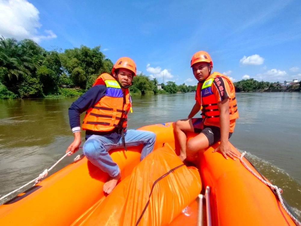 Saat pencarian pemuda yang tenggelam di Sungai Kampar