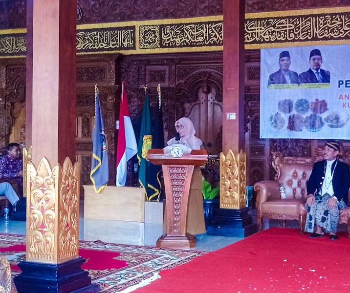 Kabid PSDIKP Diseprindagkop UKM Riau Lovina dalam pidatonya di Pendopo Joglo Karangkadempel, Jalan Pertanian, Selasa (29/8/2023). Foto: Surya/Riau1.