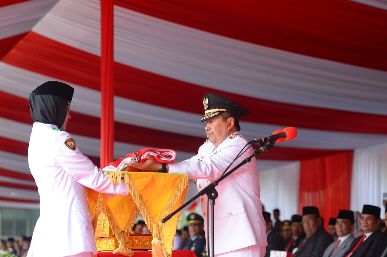 Gubernur Riau, Syamsuar pimpin Upacara HUT RI