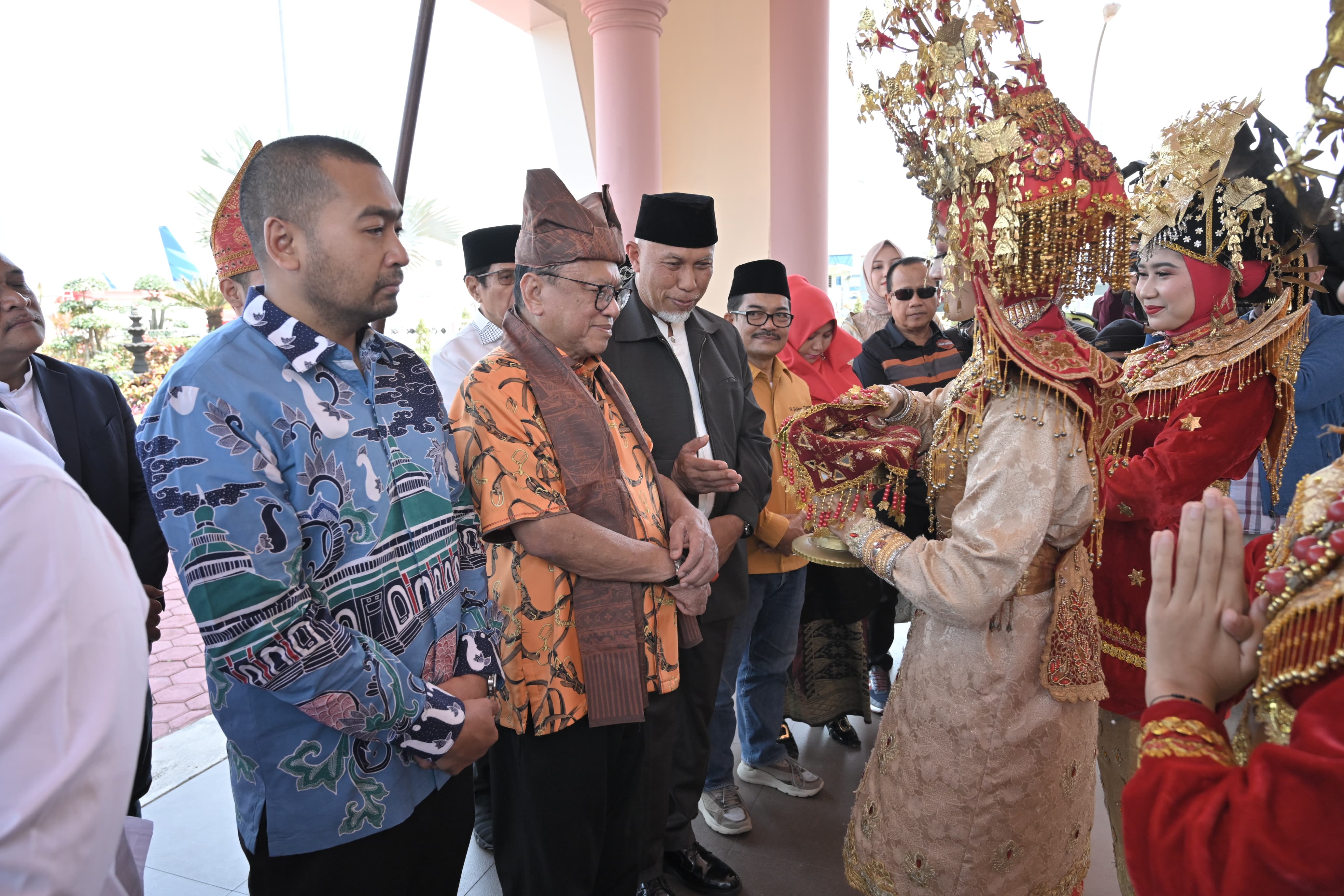 Kunjungan Ketua Umum DPP Gebu Minang, Oesman Sapta Odang di Sumbar