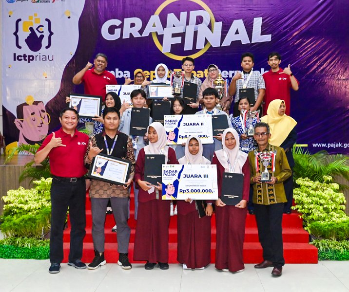 Para pemenang LCTP Kanwil DJP Riau di Kampus PCR Pekanbaru. Foto: Istimewa.