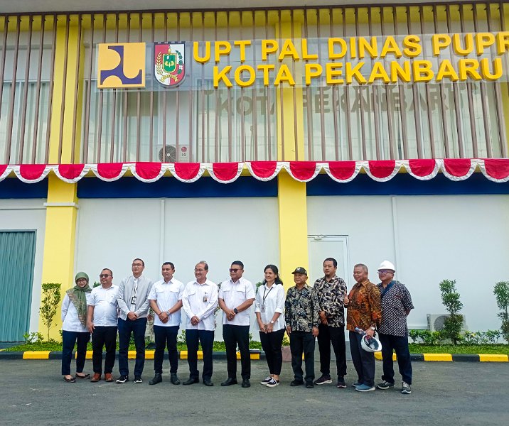 Rombongan Ditjen Sanitasi Kemen PUPR usai meninjau PAL di Pekanbaru. Foto: Surya/Riau1.