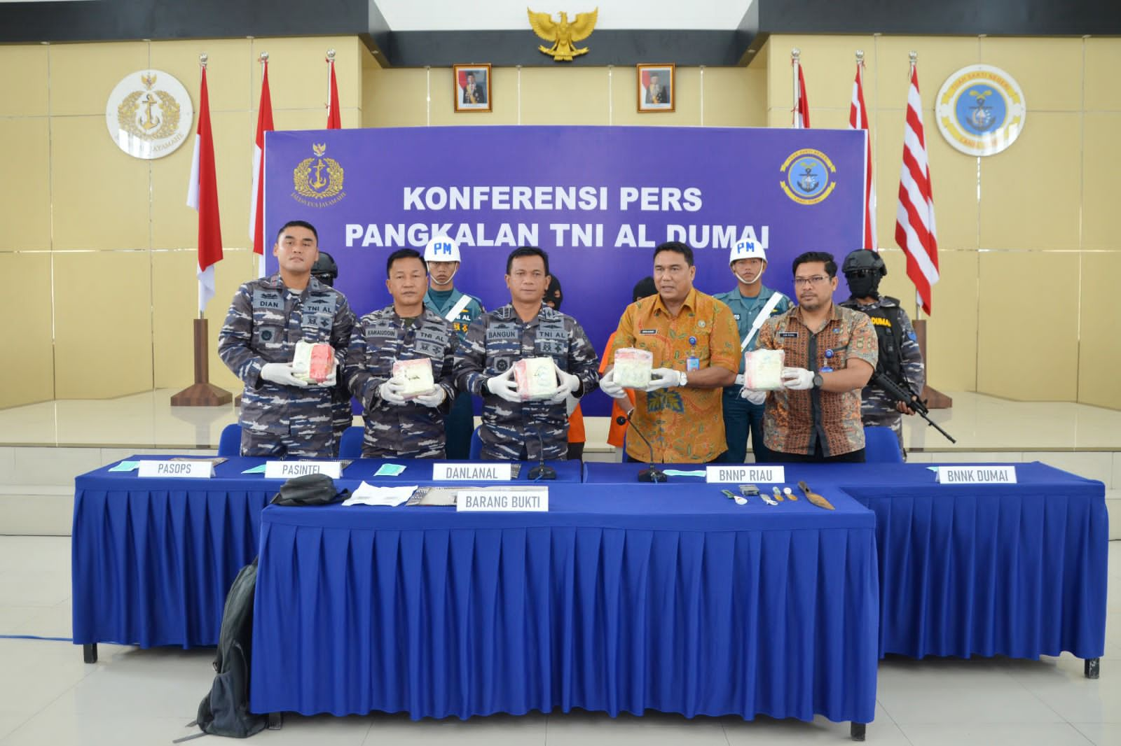 Lanal Dumai Gagalkan dan Meringkus Dua Pelaku Narkoba Jaringan Internasional.