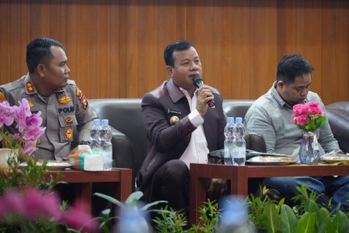Bupati Suhardiman Amby saat FGD di Mapolres Kuansing