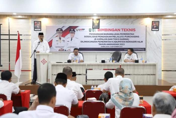 Pembukaan Bimtek Pengadaan Barang dan Jasa di Inhil