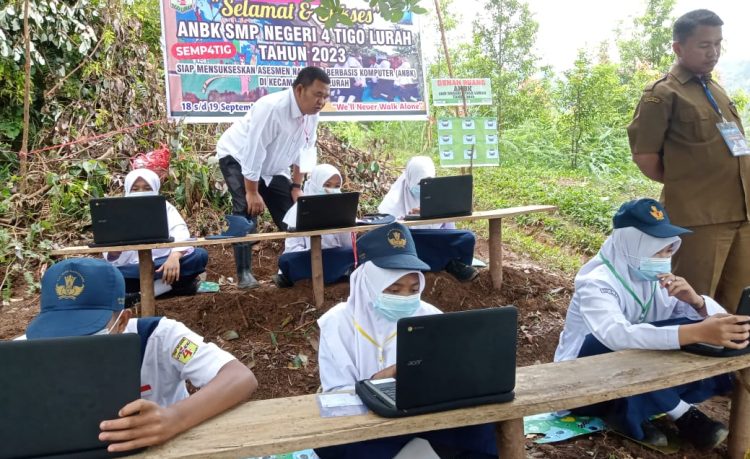 Pelajar SMP di Solok Ujian dalam hutan