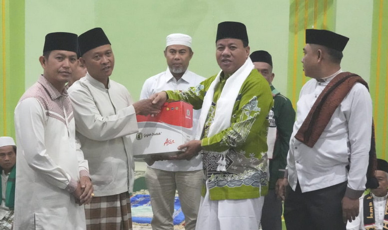 Imam masjid di Kuansing dapat hadiah umrah