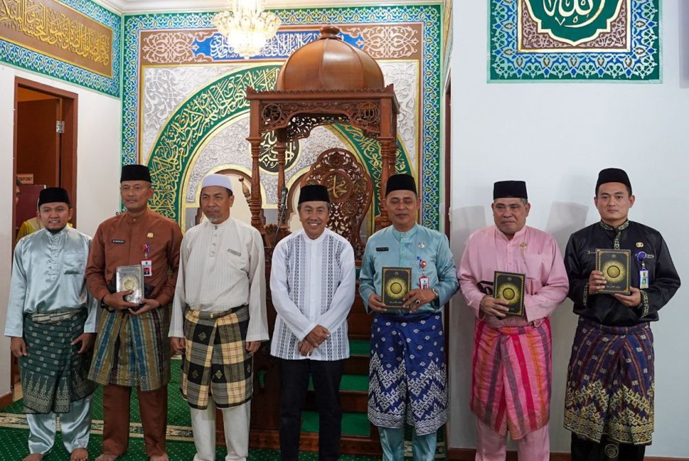 Penyerahan Wakaf Al - Qur’an