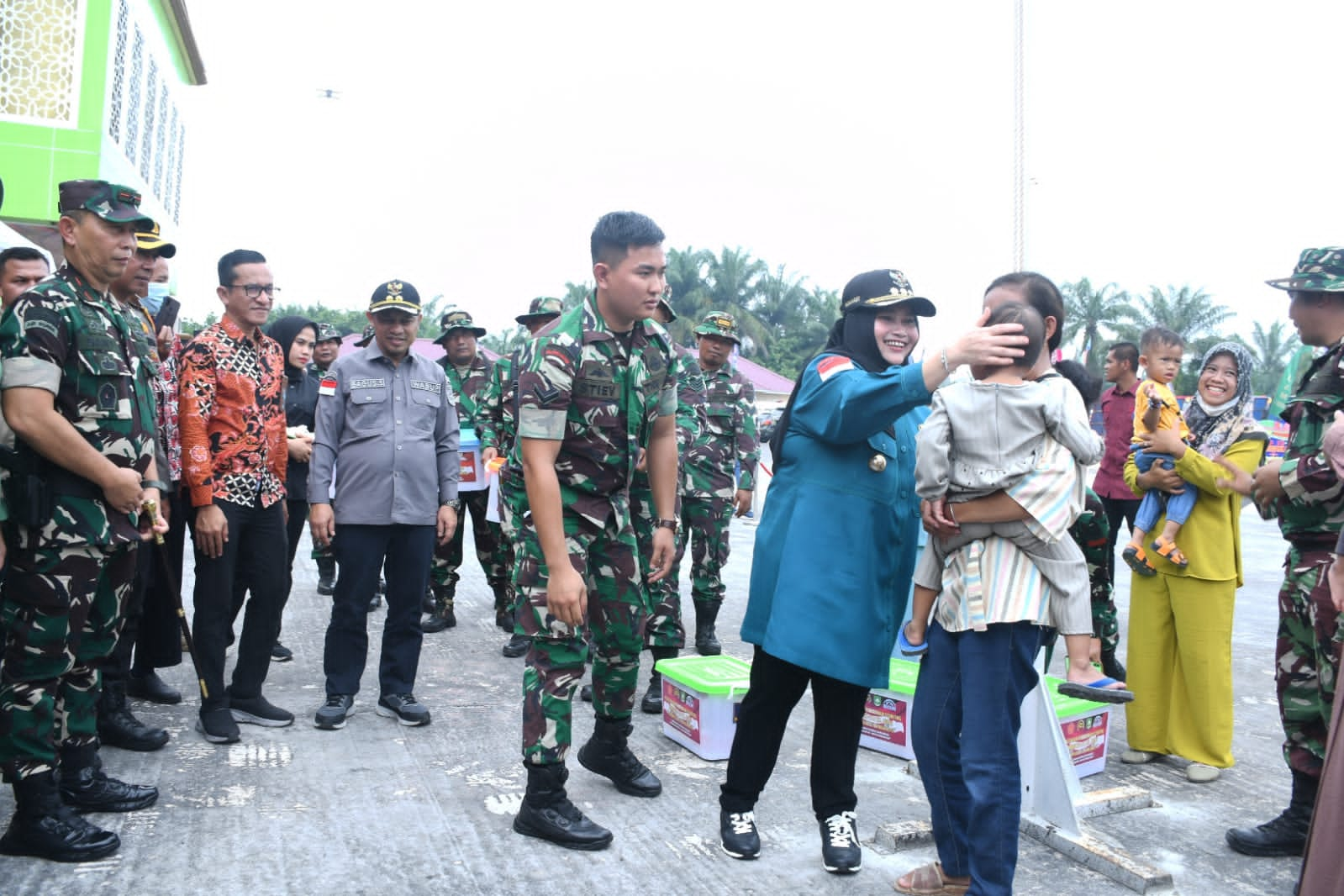 Penutupan TMMD di Bengkalis dan penyerahan santunan