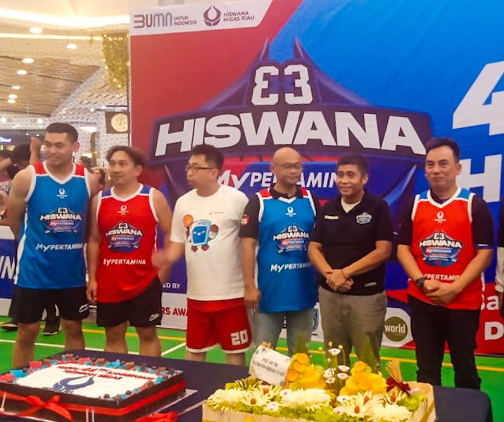 Pertandingan bola basket yang digelar Hiswana Riau dan Pertamina di Mal Living World pekan lalu. Foto: Istimewa.