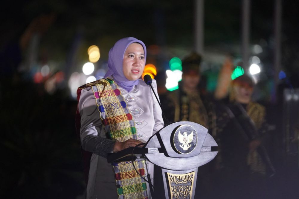 Bupati Indragiri Hulu (Inhu), Rezita Meylani saat acara pembukaan MTQ Tingkat provinsi Riau di Rengat