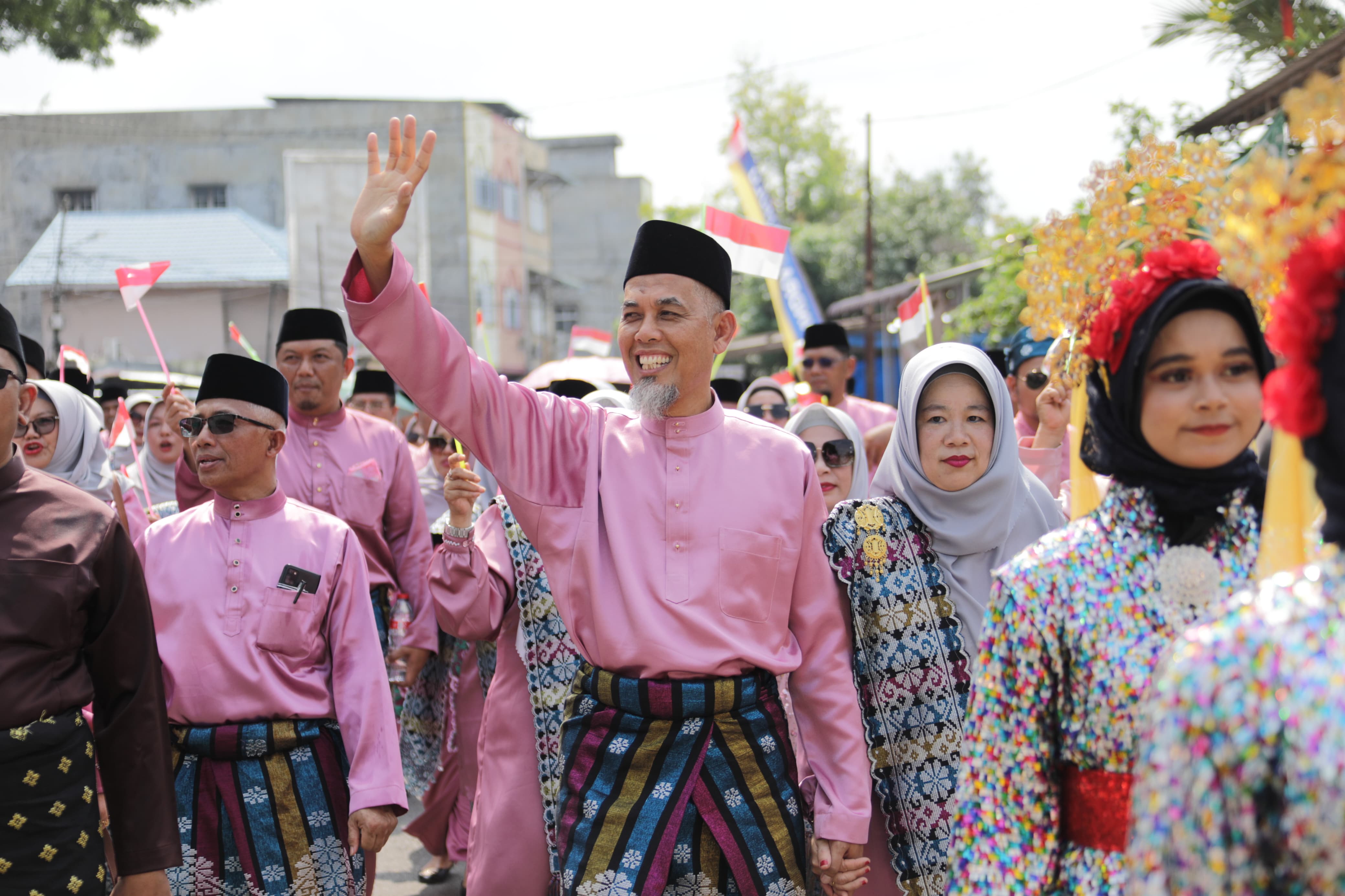 Pawai kafilah Dumai di MTQ Provinsi Riau