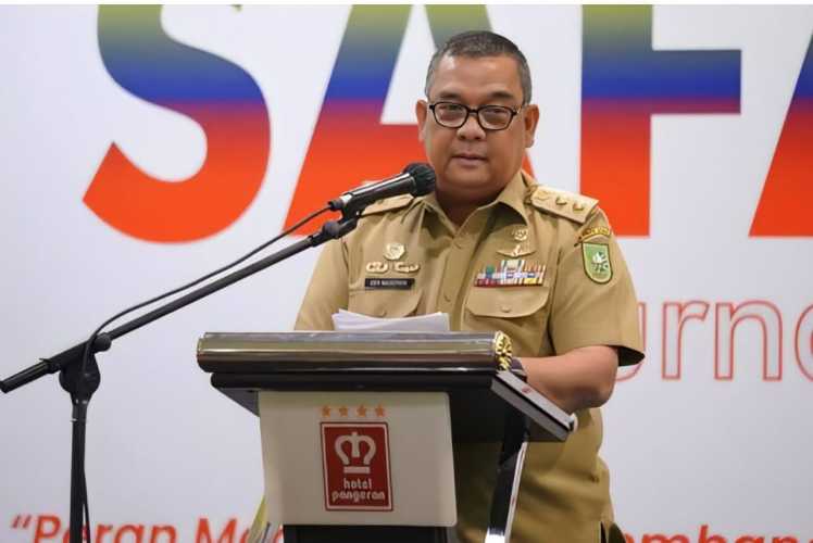 Plt Gubernur Riau, Edy Natar