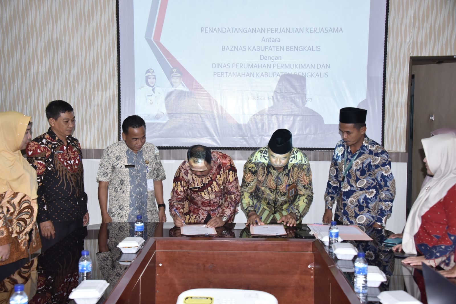 Penandatangan MoU Dinas Perumahan Pemukiman dan Pertanahan Kabupaten Bengkalis dengan Baznas