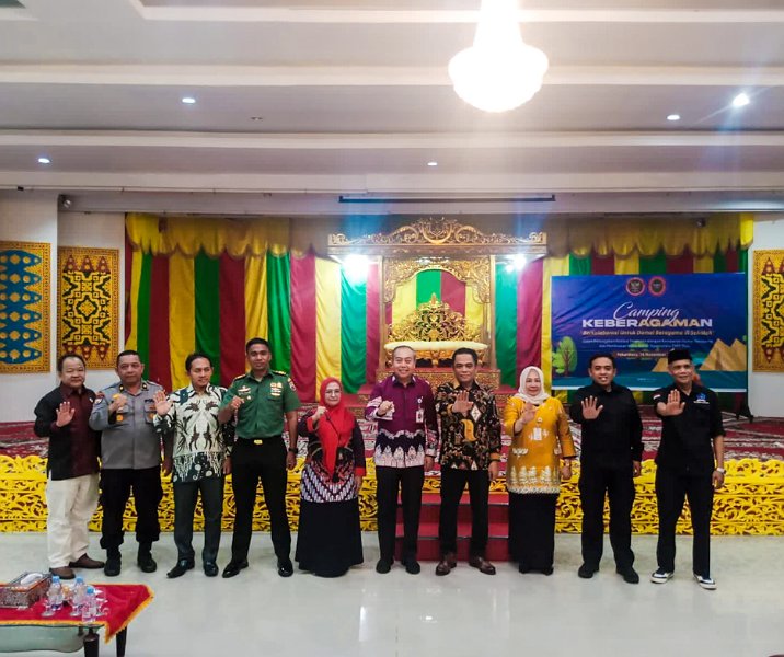 Kepala Badan Kesbangpol Pekanbaru Syoffaizal usai acara Camping Keberagaman di Balai Adat Melayu Riau pada 16 November. Foto: Surya/Istimewa.