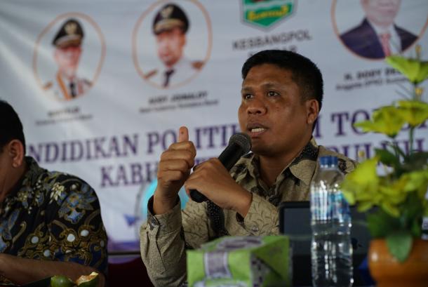 Ketua Divisi Sosdikli Parmas dan SDM KPU Sumbar, Jons Manedi/Dok. KPU Sumbar