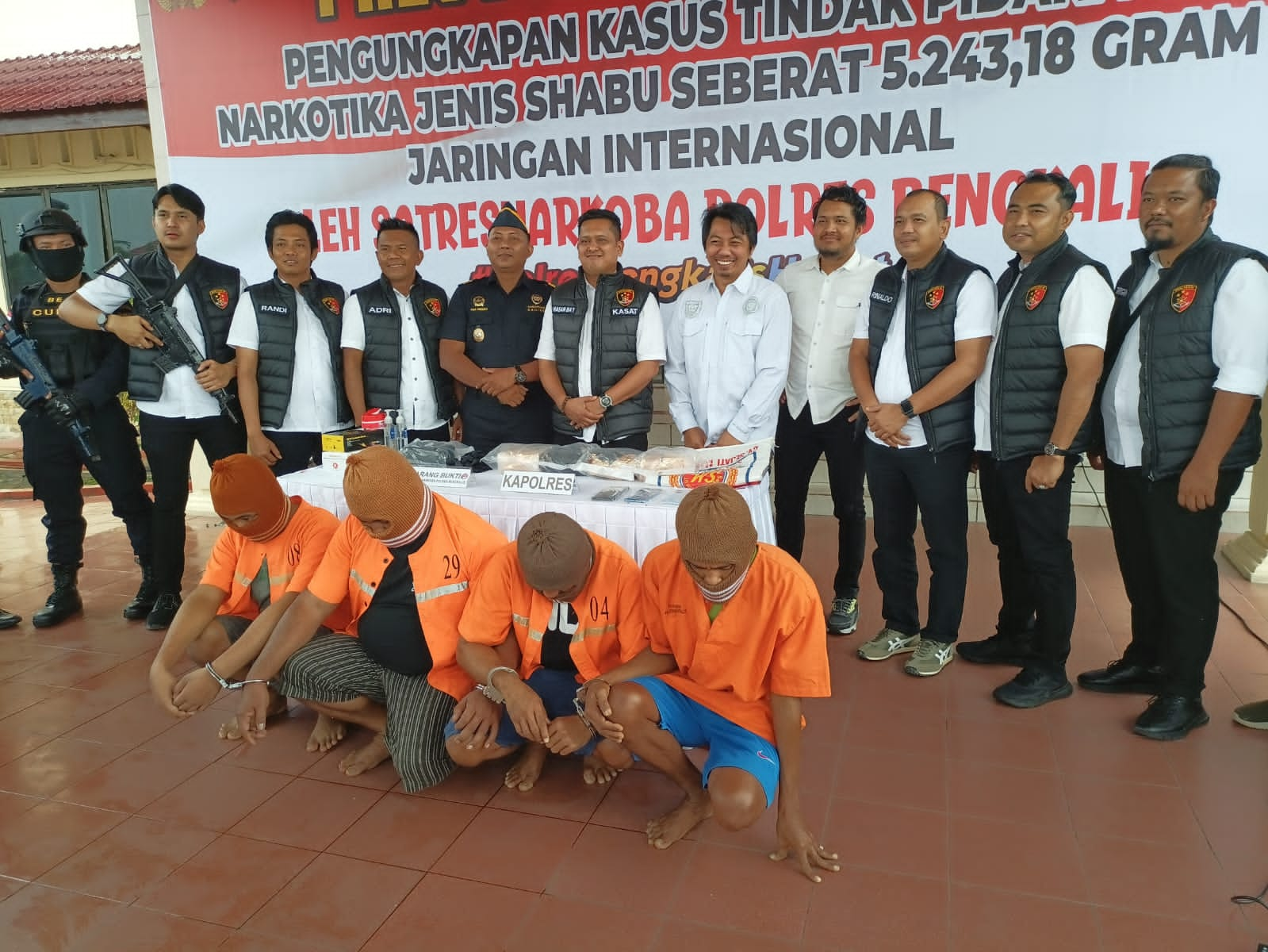 Empat Kurir Narkoba Diringkus Tim Gabungan, 5,2 Kilogram Sabu Disita.