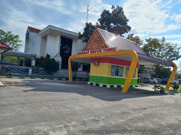 Salah Satu Layanan Samsat Drive Thru di Riau