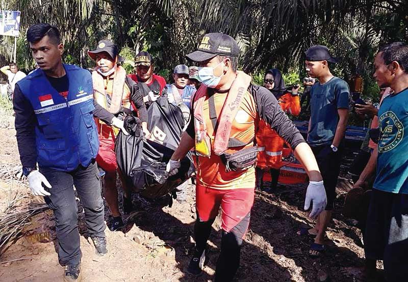 Evakuasi pemuda yang diduga diterkam buaya