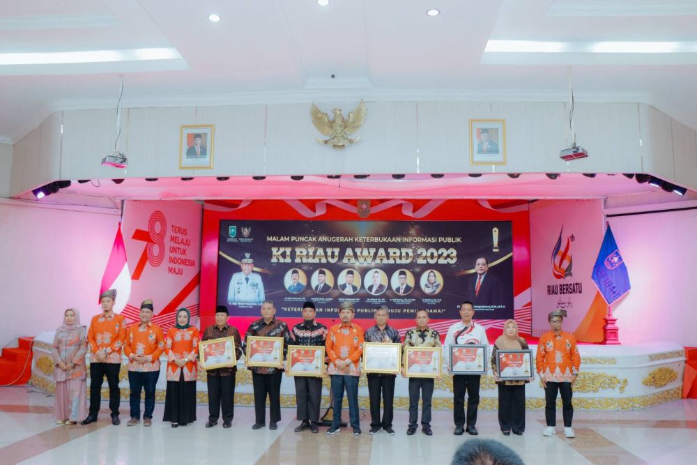 Penerima penghargan Anugerah Keterbukaan Informasi Publik KI Riau Award 2023