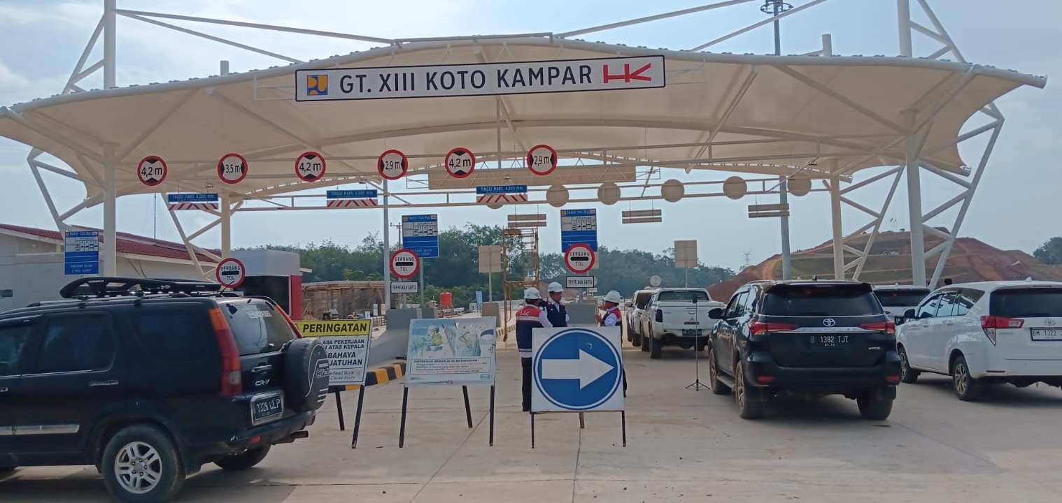 Gerbang Tol XIII Koto Kampar
