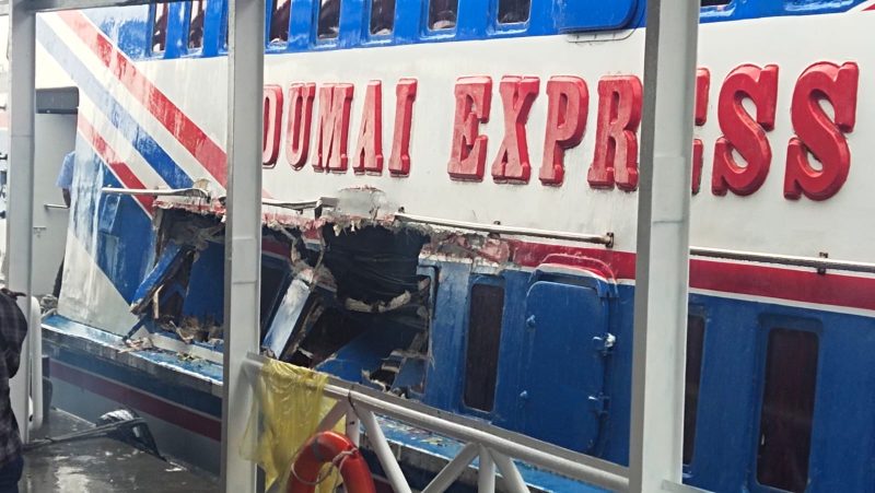 Kapal Dumai Express tampak rusak usai tabrakan/Batampos