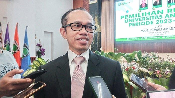 Rektor Universitas Andalas (Unand) Efa Yonnedi (Tribunpadang)