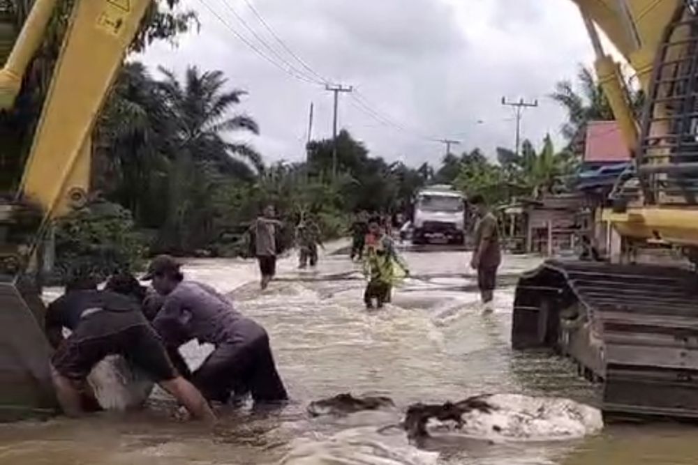 Banjir Jalan Rengat-Kuala Cenaku