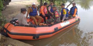 Pencarian Siswa MA yang hilang di sungai Indragiri
