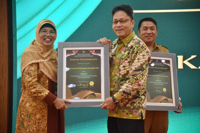 Pemkab Inhil terima penghargaan di KN Award 2024
