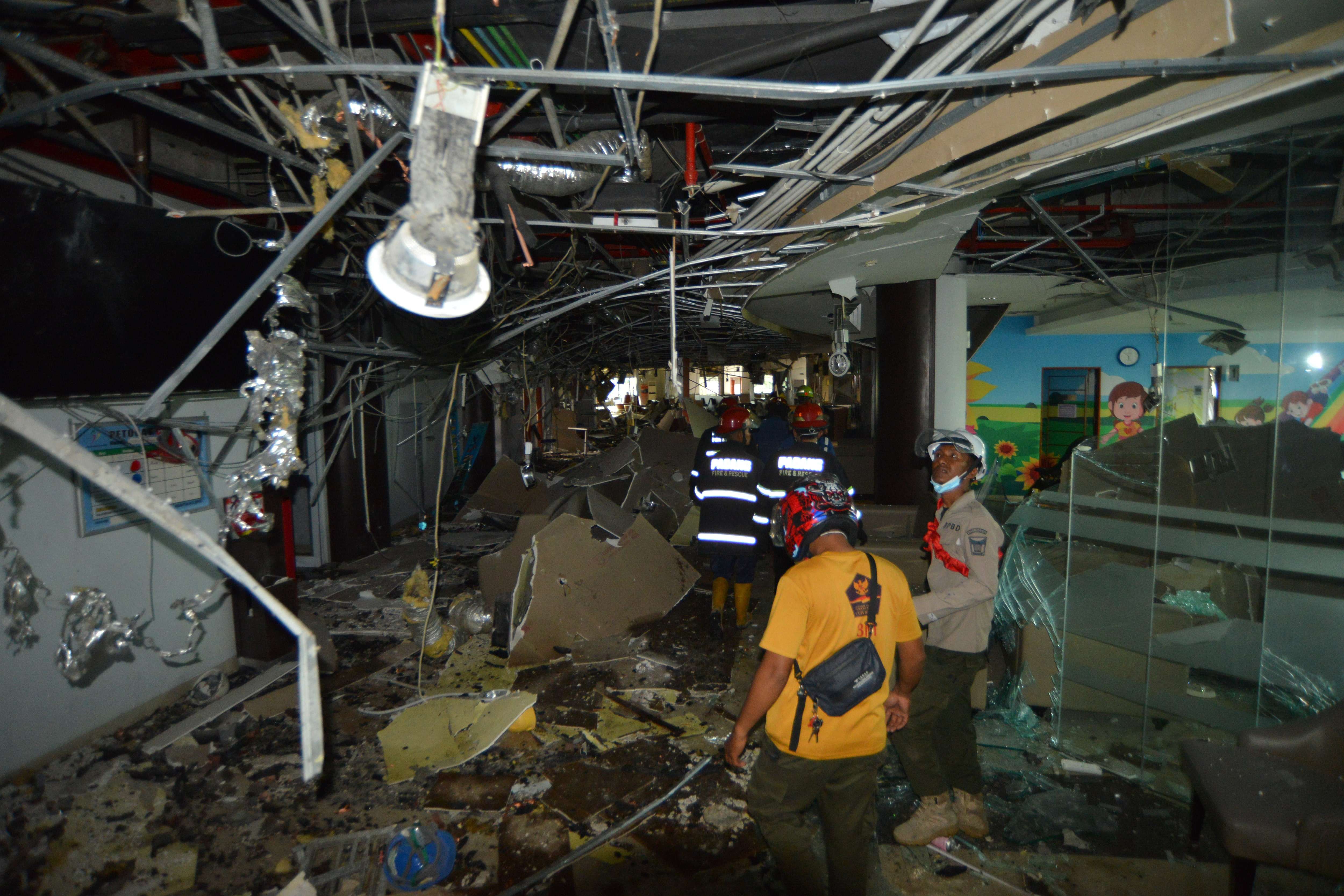 Bagian gedung RS Semen Padang yang terdampak ledakan