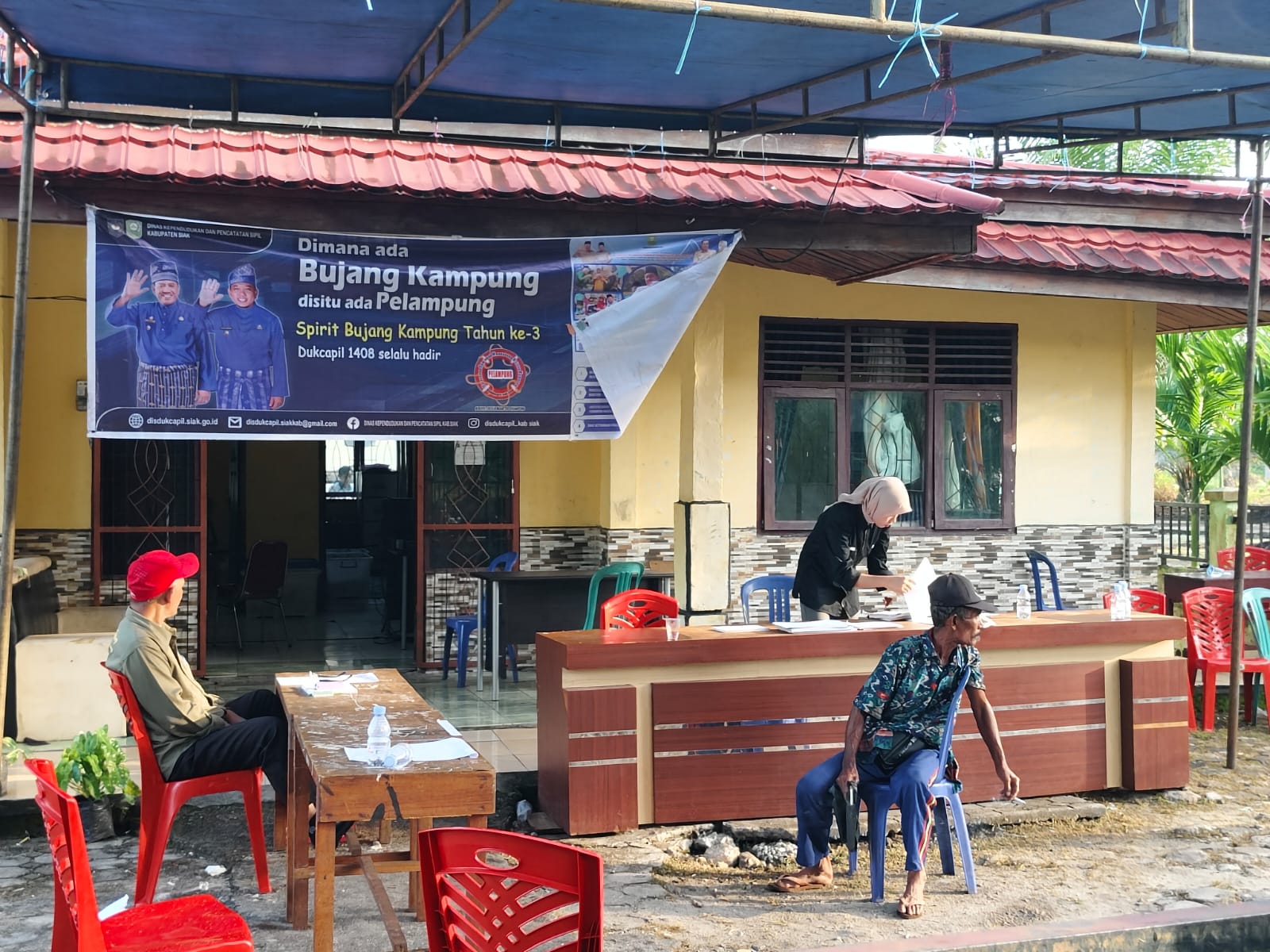 Bujang Kampung di Teluk Lanus