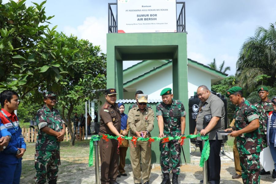 Peresmian Sumur Bor Air Bersih program Dandim 0322/Siak