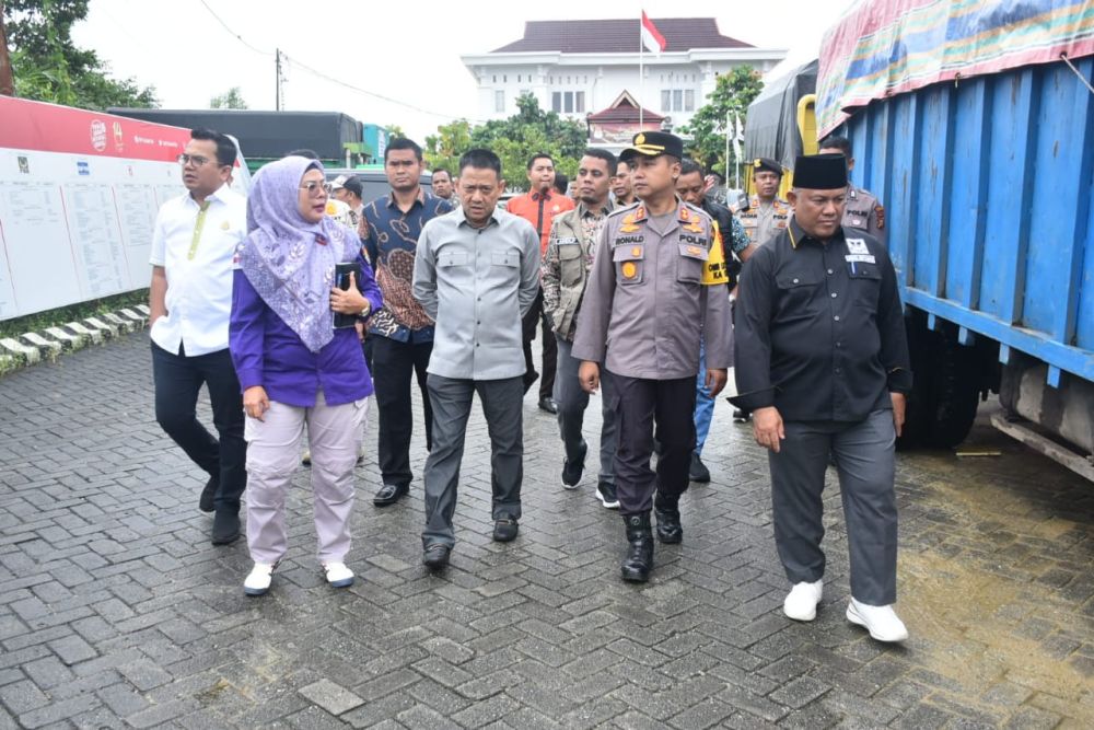 Pendistribusian logistik Pemilu di Kampar