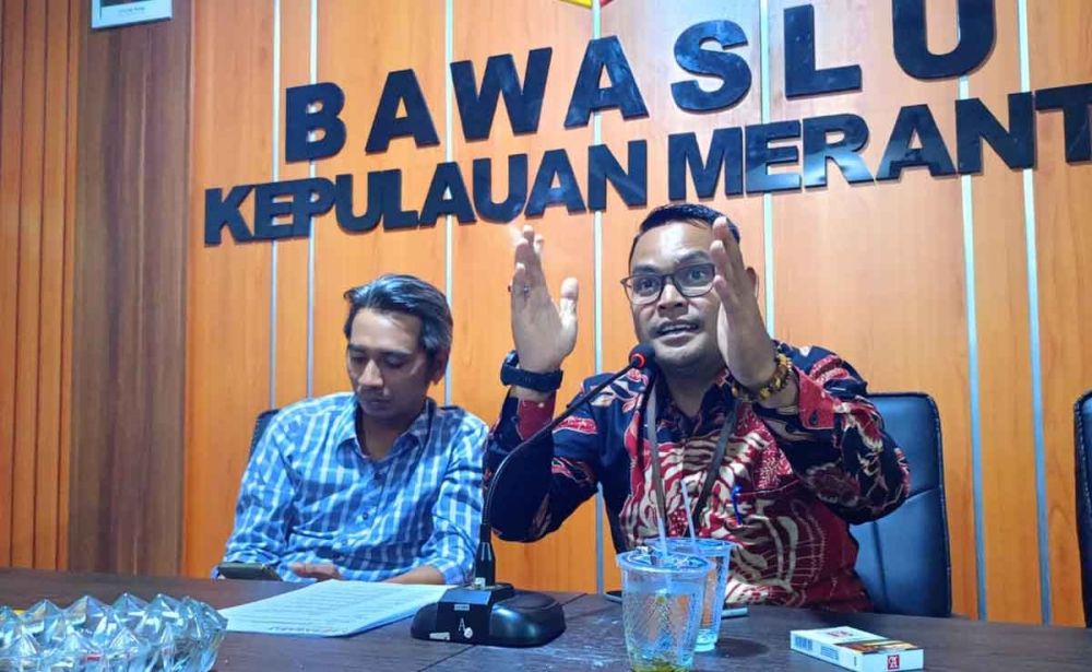 Komisioner Bawaslu Kabupaten Kepulauan Meranti